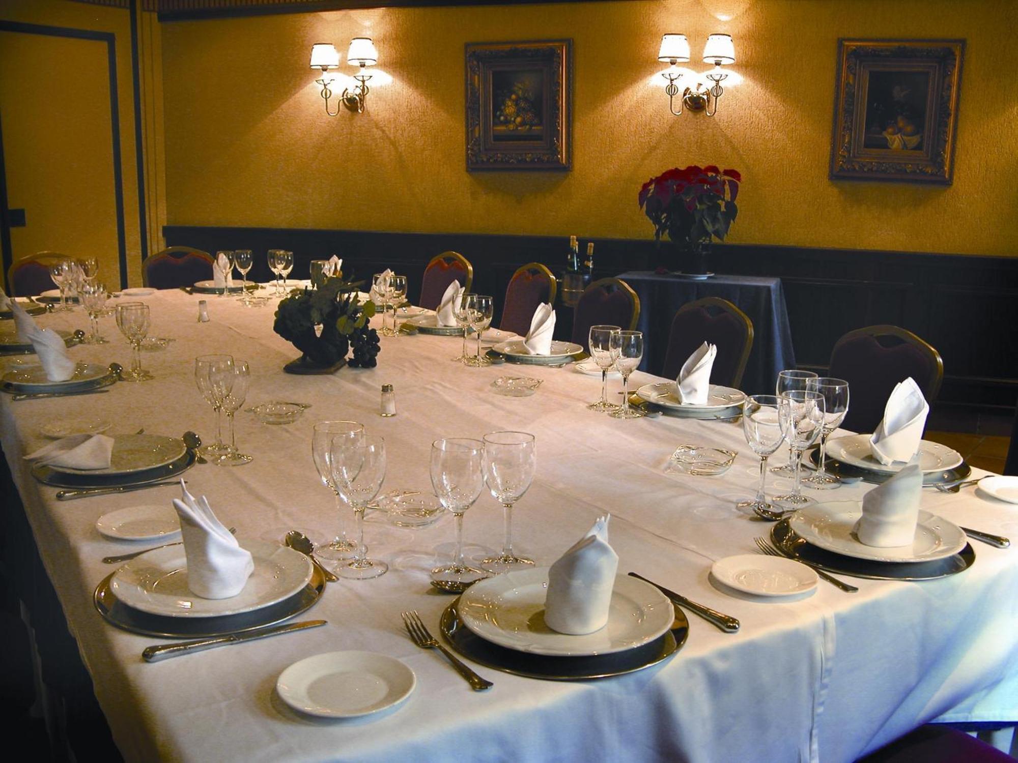 Hotel Manolo Mayo Los Palacios Y Villafranca Zewnętrze zdjęcie