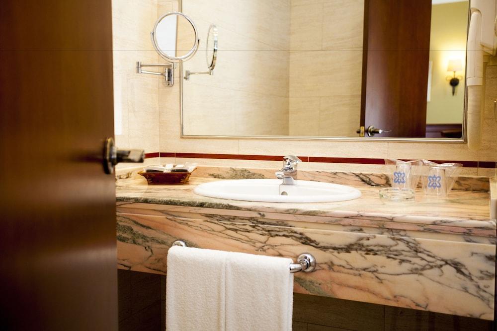 Hotel Manolo Mayo Los Palacios Y Villafranca Zewnętrze zdjęcie